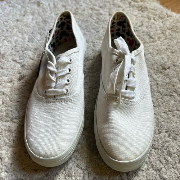 Mickey Unlimited:Deadstock White Canvas Mickey Embroidered Lace Up Sneakers SZ 5 - Picture 2 of 14
